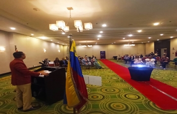 As part of AKAM, a commercial event was organized today in Caracas on possibilities of trade in textiles sector. Amb. Abhishek Singh addressed a gathering of representatives from Government and textile related trade bodies